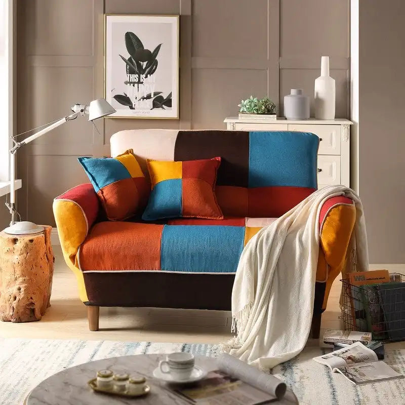 Buntes antikes Sofa, 2-Sitzer, Beine aus Massivholz